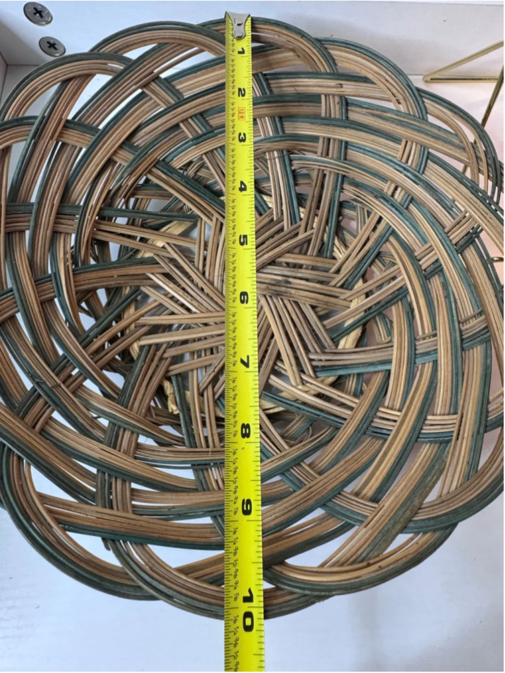 Wall basket ￼